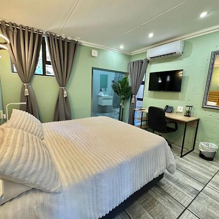 Echo Mountain Inn (Adults Only) Thabazimbi Dış mekan fotoğraf