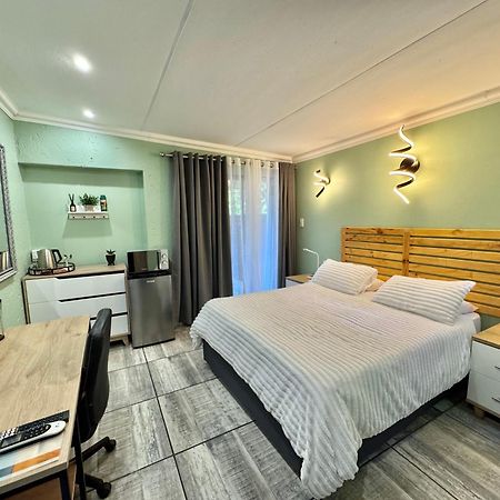 Echo Mountain Inn (Adults Only) Thabazimbi Dış mekan fotoğraf